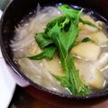 戦艦スパイダー's cooksnap of when they made 普通の味噌汁に♪トッピングで水菜☆.