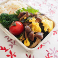 バカリャウ's cooksnap of when they made 【農家のレシピ】しめじとわかめの炒めもの.