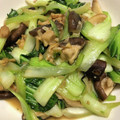 クックAMO's cooksnap of when they made 中国家庭料理♪青梗菜と椎茸のにんにく炒め.