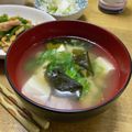 ゆいランラン's cooksnap of when they made レタスの外葉で味噌汁.