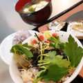 ☆ｷｬｻﾘﾝ☆'s cooksnap of when they made めんつゆで美味♡秋鮭と舞茸の炊き込みご飯.