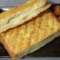 麹みそ∴CRG's cooksnap of when they made 簡単★モッツァレラ・イン・カロッツァ.