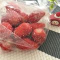 フジぽん's cooksnap of when they made 苺に砂糖まぶして冷凍してみてね♬.