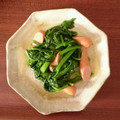天駆けるちゃわんむし's cooksnap of when they made ほうれん草とソーセージにんにくバター炒め.