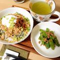 Emally's cooksnap of when they made おひとりさま★温玉鶏そぼろ丼.
