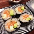 梅茶づけ's cooksnap of when they made 濃厚♪サーモンとクリームチーズ巻き寿司♪.