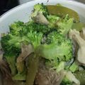 凪なぎ's cooksnap of when they made 舞茸と絹さやとカリフラワーの焼きサラダ.