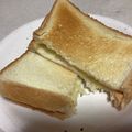 papikun's cooksnap of when they made とろ～りチーズの新玉ねぎ☆トースト.