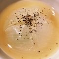 猫は正義's cooksnap of when they made 簡単 レンジで まるごと 玉ねぎスープ.