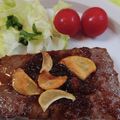 とみぃ11's cooksnap of when they made ステーキ焼き方・牛モモステーキ・ソース.