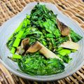 料理男子部🍻's cooksnap of when they made レンジで簡単！春菊とエリンギのお浸し.