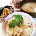 クックE662AA☆'s cooksnap of when they made 白だしでたけのこご飯♬.