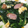 amileamila's cooksnap of when they made 【絶品】ほうれん草とウィンナーの卵炒め.