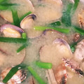 クックDAD's cooksnap of when they made 簡単！あさりとニラ舞茸のお味噌汁.