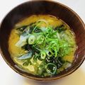 azbjbn's cooksnap of when they made 新玉ねぎとわかめの味噌汁.