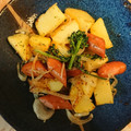 yobibaa's cooksnap of when they made じゃがいもとウインナーの粒マス炒め.