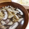 nemino's cooksnap of when they made きのこたっぷりキノコ汁.