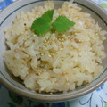 johnkunn's cooksnap of when they made 新玉ねぎとさけ缶で！炊き込みご飯♪.