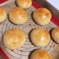 Funlato's cooksnap of when they made 卵と牛乳HBふわふわロールパンちぎりパン.