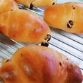 MIZU14's cooksnap of when they made 黒糖レーズンのロールパン.