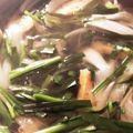 ふくい小町's cooksnap of when they made **ニラと玉ねぎのおみそ汁**.