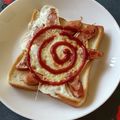和☆2049's cooksnap of when they made おひさまみたい♪簡単ソーセージエッグパン.