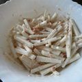 うめ香港's cooksnap of when they made 大根とかに缶のサラダ.