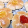 あちたんまん！'s cooksnap of when they made 簡単！菓子パン用お花パン＊母の日父の日.