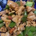 まいっくママ's cooksnap of when they made 鶏肉とナッツのオイスターソース炒め.