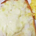 curisupin's cooksnap of when they made とろ～りチーズの新玉ねぎ☆トースト.