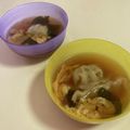 papikun's cooksnap of when they made 余った餃子リメイク☆お手軽中華スープ.