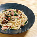 oyu_recipe's cooksnap of when they made しめじとベーコンとほうれん草の和風炒め♡.