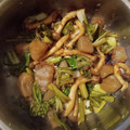 inLondon's cooksnap of when they made コンニャクの炒め煮♪簡単煮物シメジ削り節.