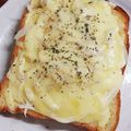 まやしゅうまま's cooksnap of when they made オニオンチーズトースト.