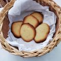rik_piyo's cooksnap of when they made サクサク！卵白1個で簡単ラングドシャ.