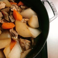 イーちゃん☆'s cooksnap of when they made staubで♪鶏とごぼうとにんじんの煮物.
