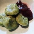 mummypig's cooksnap of when they made よもぎ白玉だんご（よもぎだんご）.
