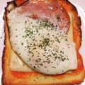 ロビくま's cooksnap of when they made 冷凍作りおきOK！目玉焼きトースト.