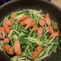 クックJGYRFY☆'s cooksnap of when they made 水菜と粗挽きソーセージの簡単炒め.