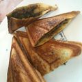 あやこ６１'s cooksnap of when they made 残りカレーでピザトースト.