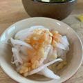mikko6's cooksnap of when they made 新玉ねぎの天かすスイートチリソースあえ.