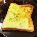 Asato★'s cooksnap of when they made 簡単ガーリックトースト.