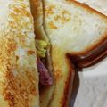 クックBU5NHO☆'s cooksnap of when they made フライパンでソーセージエッグホットサンド.