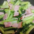 わかみんん's cooksnap of when they made 小松菜とベーコンのにんにく醤油炒め.