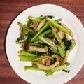 天駆けるちゃわんむし's cooksnap of when they made 小松菜シメジとシーチキンの醤油炒め.