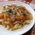 どれみ０８'s cooksnap of when they made お好みソースで～うまうま焼きうどん.
