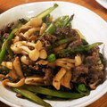 低カロ探検隊's cooksnap of when they made 牛肉とアスパラときのこのオイスター炒め.