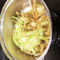 nikkijamie's cooksnap of when they made 最速のオイスターソースのセロリ炒め.