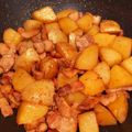 クックBGOWCX☆'s cooksnap of when they made カリカリ豚と新じゃがの甘辛.