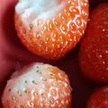 カクヨ's cooksnap of when they made ◎材料2つで変身！甘くないいちご救済技◎.